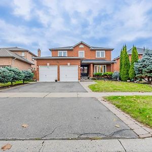 Cozy Haven Retreat 2Bed Basement Appartement Whitby Exterior photo