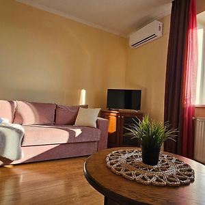 Best Two Room Apartment Moekatsjeve Exterior photo