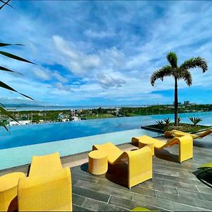 Mactan Newtown Condo With Pool Access Lapu-Lapu City Exterior photo