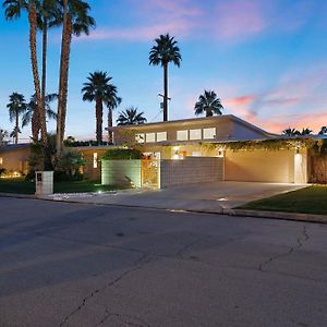 The Palms- Pool Jacuzzi And Pet Friendly Villa Palm Springs Exterior photo