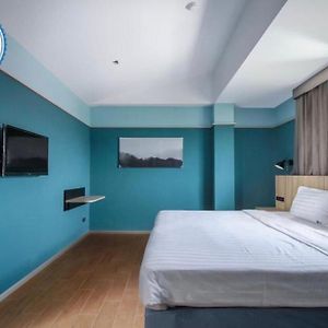 Mybed Chonburi Hotel Exterior photo