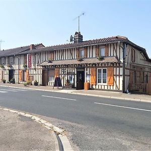 La Petite Auberge Hotel Chatelraould-Saint-Louvent Exterior photo