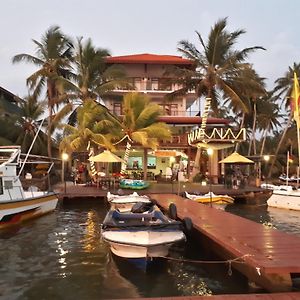 Malu Banna Hotel Aluthgama Exterior photo