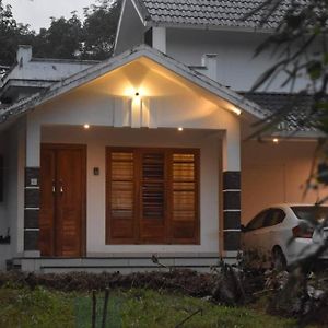 Home With Garden In A Serene Locality Wayanad Exterior photo