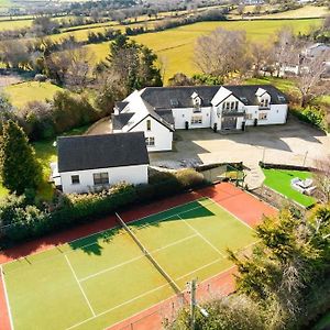 Winton Grove - For Outdoor And Tennis Enthusiasts Appartement Kilmacanoge Exterior photo