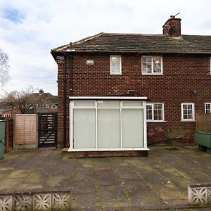 3Br Cottage In The Heart Of Cheadle Baguley Exterior photo