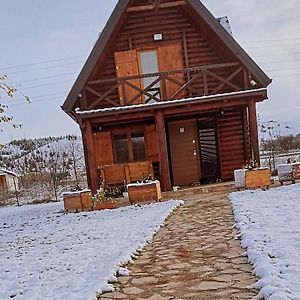 Log Cabin In Strezovce Villa Kumanovo Exterior photo