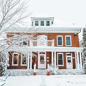 Auberge De Jeunesse Magog-Orford Hostel Exterior photo