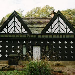 The Gatehouse At Samlesbury Hall Villa Exterior photo