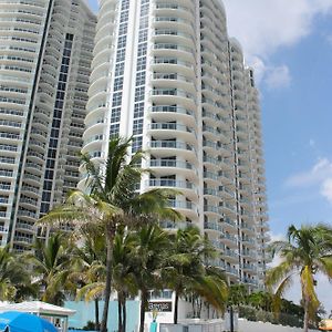 Marenas Beach Resort Sunny Isles Beach Exterior photo