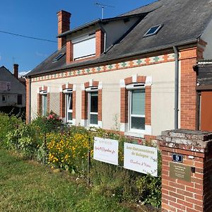 Les Garconnieres De Sologne Bed and Breakfast Salbris Exterior photo