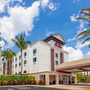 Hampton Inn & Suites Wellington Royal Palm Beach Exterior photo