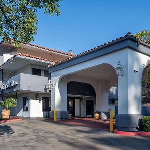 Days Inn By Wyndham Encinitas Moonlight Beach Exterior photo