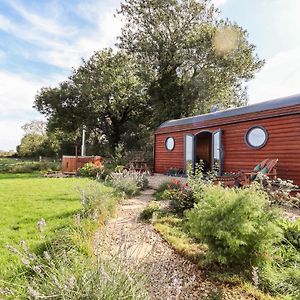 The Happy Valley Pod Villa Chipping Norton Exterior photo