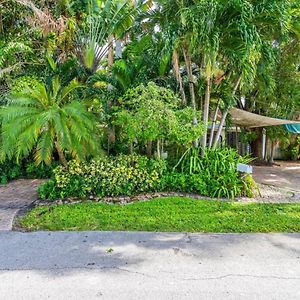 Charming Waterfront Pool Home Fort Lauderdale Exterior photo