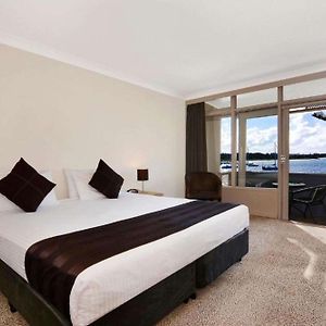 Comfort Resort Waters Edge Port Macquarie Exterior photo