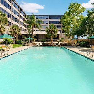 La Quinta By Wyndham New Orleans Airport Hotel Kenner Exterior photo