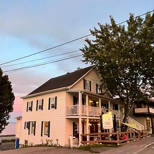 Les Pinsons Des Rives Bed and Breakfast La Malbaie Exterior photo