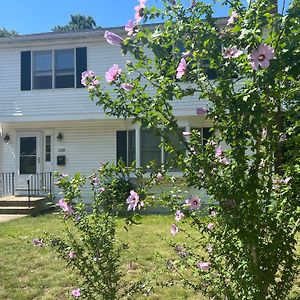 Boston Single Family House - Super Quiet And Private Villa Exterior photo