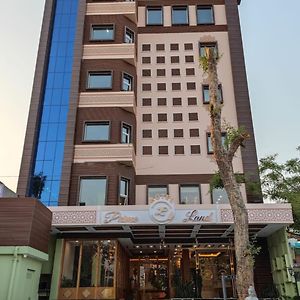 Prime Land Hotel Benares Exterior photo