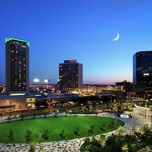 Hilton St. Louis At The Ballpark Hotel Exterior photo