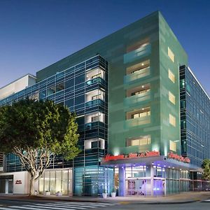 Hampton Inn & Suites Santa Monica Exterior photo