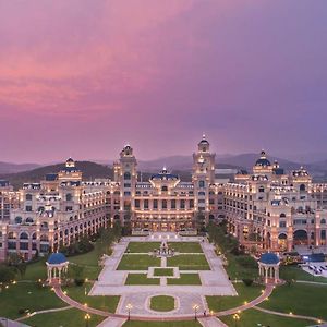 Hilton Dalian Golden Pebble Beach Resort Zhaojiatun Exterior photo