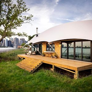 Collective Governors Island Hotel New York Exterior photo