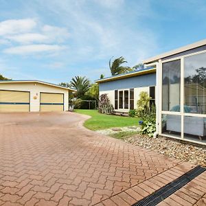 Bradman-Budget Waterfront Accom, Pet Friendly Villa Maroochydore Exterior photo