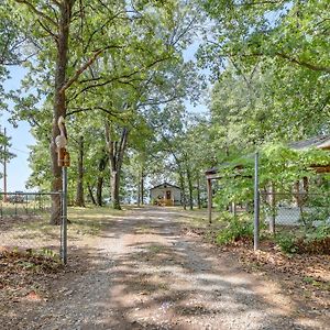 Lakefront Grove Retreat Private Boat Slip And Dock! Villa Exterior photo