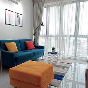 69m² 2 slaapkamer, 1 privé badkamer Appartement in Kota Bharu centrum Exterior photo