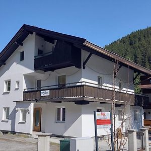 Haus Irmgard by Châtel Reizen Bed and Breakfast Tux Exterior photo