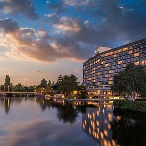 Hilton Amsterdam Hotel Exterior photo