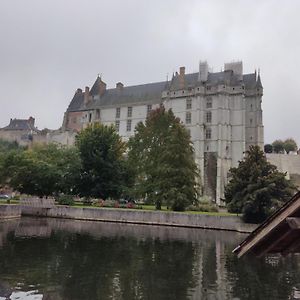 Halte Douillette Au Coeur De La Ville Châteaudun Exterior photo