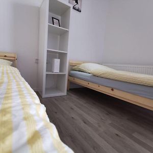Sali-Homes Kleve: Komfortable 4-Betten-Monteurunterkunft - Praktisch & Modern Kleef Exterior photo