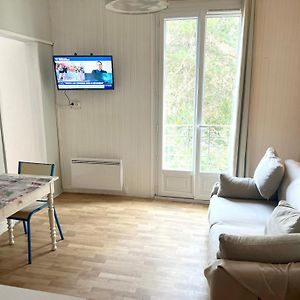 Appartement Cosy A Neris Les Bains 30 M² Parking Exterior photo