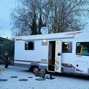 Terrain De Loisirs En Plein Centre De Lievin Camping Car Hotel Exterior photo