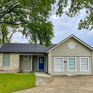 Peachtree Villa Round Rock Exterior photo