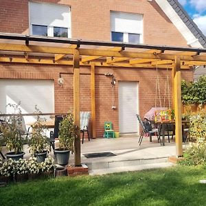 Gemuetliches Haus Mit Parkplatz Terrasse Und Gasgrill Villa Hannover Exterior photo