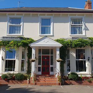 Victoria Park Lodge Leamington Spa Exterior photo