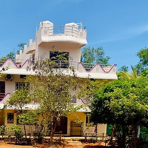 Lotus Garden Guest House Auroville Exterior photo