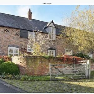 The Coach House Annex Appartement Tilston Exterior photo