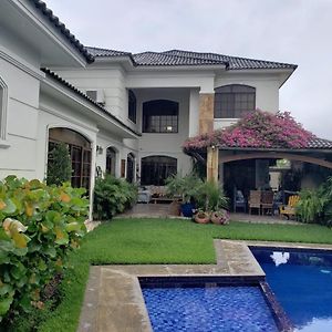Casa En Samborondon Villa Guayaquil Exterior photo