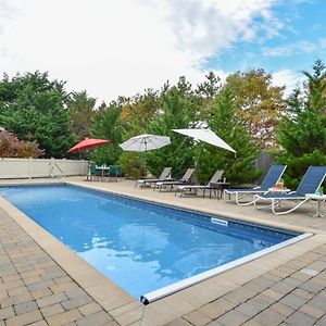 Beautiful Backyard Pool Deeded Beach Rights Villa Truro Exterior photo