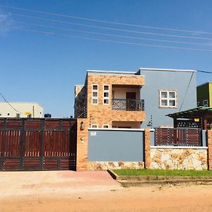 Chez Nous House Appartement Accra Exterior photo