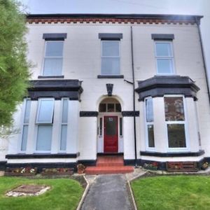 Crosby Lovely Refurbished Flat, Direct Garden Access; Wifi Appartement Exterior photo