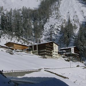 Gaestehaus Berghof Schoepf Bed and Breakfast Längenfeld Exterior photo