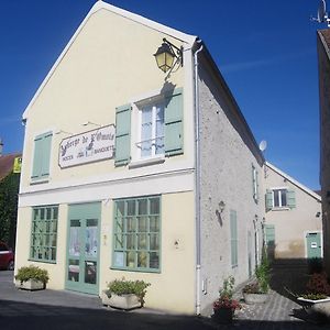 Logis Auberge De L'Omois Hotel Baulne-en-Brie Exterior photo