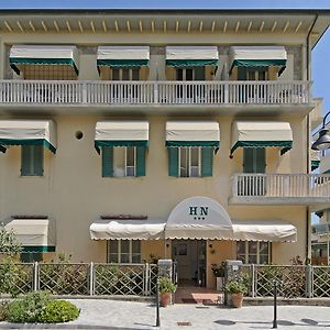 Hotel Nettuno Marina di Pietrasanta Exterior photo