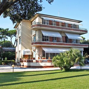 Hotel Villa Edera Marina di Pietrasanta Exterior photo